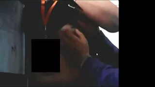 Гэрэл зурагчин тарган эмэгтэйг хуурдаг.