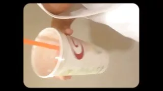 Тэр өөрийгөө эр хүнтэй хуурахын жаргалыг үгүйсгэхгүй.