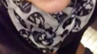 Банзал дахь сургуулийн сурагч нь хосуудын дараа хамтрагчаа цохиход таатай байдаг.