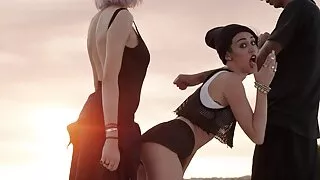 Силикон Aletta Далайн spanks түүний новш.
