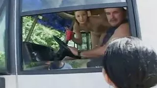 Blowjob-ээс гадна Anastasia Secret нь шулуун гэдсээр бэлгийн хавьталд орохыг хүлээж байна.