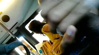Leggings нь урагдсан бөгөөд fitoness нь бүрээсэнд бэхлэгддэг.