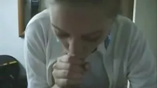 Хүрэн үстэй эмэгтэй нөхрөө хуурсан.